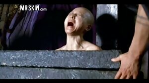 نئے masseuses کے ساتھ ٹرین میں blowjobs شاور